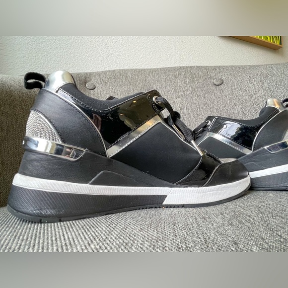 Michael Kors Georgie Mixed-Media Trainer, black, white, silver - Picture 5 of 7